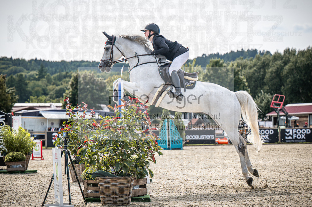 DOS_9351 | Entdecke hochwertige Reitturnierfotos von Foto Oger. Professionell, emotional und authentisch – jetzt Lieblingsmomente im Shop bestellen.Deutschlandweite Turnierfotografie. - Realisiert mit Pictrs.com