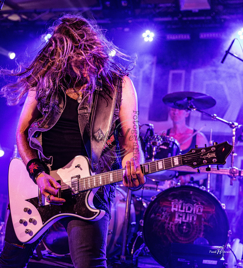 Audio Gun | Frank Herberich Fotografie, Frank Herberich, Fotografie, Hochzeit, Portrait, St. Peter Ording, Ording, Westerhever, Nordsee, Frank Fotografie, Hardheim,  Odenwald,Walldürn, Band,Eventfotografie - Realisiert mit Pictrs.com