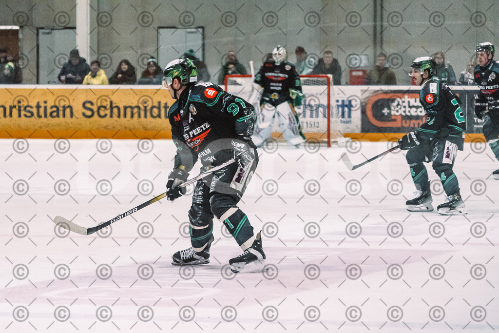 Alligators_vs_Erding_12_12_2025-136 | Höchstadt Alligators Fotogalerie: Eishockey-Action aus Franken. Professionelle Spielfotos, Portraits & Stadionbilder zum Download. Jetzt entdecken! - Realisiert mit Pictrs.com