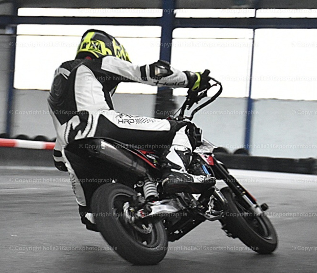 DSC_0292 | Sportfotografie , Motorsport, Motoross, Reitsport, Mointainbike, Enduro,
Landschaft , Outdoor, Eventfotografie, Landschaft, Bilder online bestellen - Realisiert mit Pictrs.com