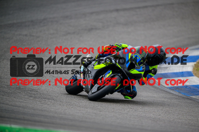 MaZZes_Fotomatrix_20250421_6007705_7066 | WEISS