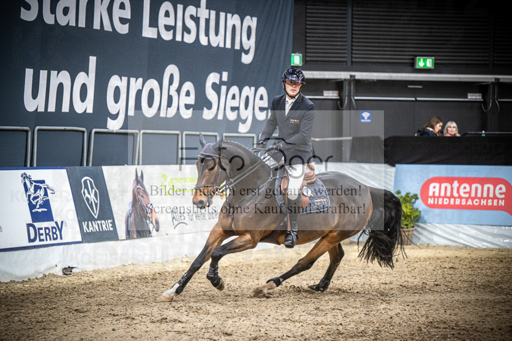 DOS_2845 | Entdecke hochwertige Reitturnierfotos von Foto Oger. Professionell, emotional und authentisch – jetzt Lieblingsmomente im Shop bestellen.Deutschlandweite Turnierfotografie. - Realisiert mit Pictrs.com