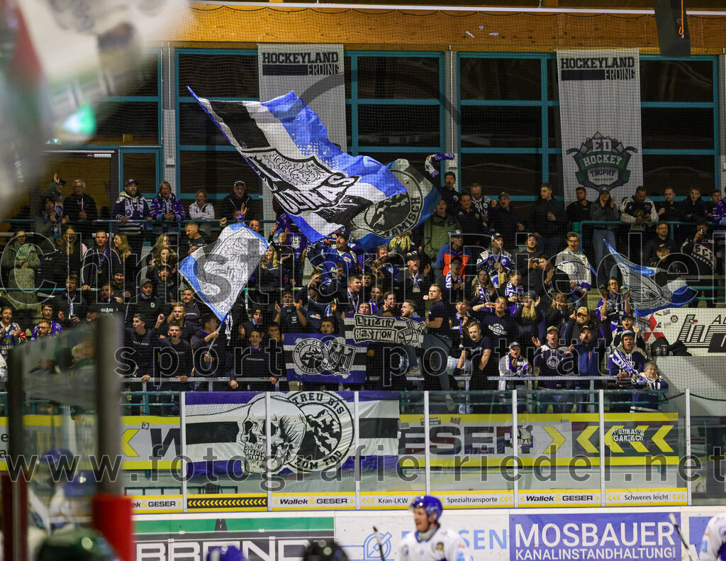 2025-09-26_137_TSV_Erding_gegen_SC_Riessersee | Erding, Deutschland, 26.09.2025:Eishockey, Oberliga Süd 2025 / 2026, 3. Spieltag, TSV Erding gegen SC Riessersee, Endergebnis: 3:5Foto: Christian Riedel / fotografie-riedel.net