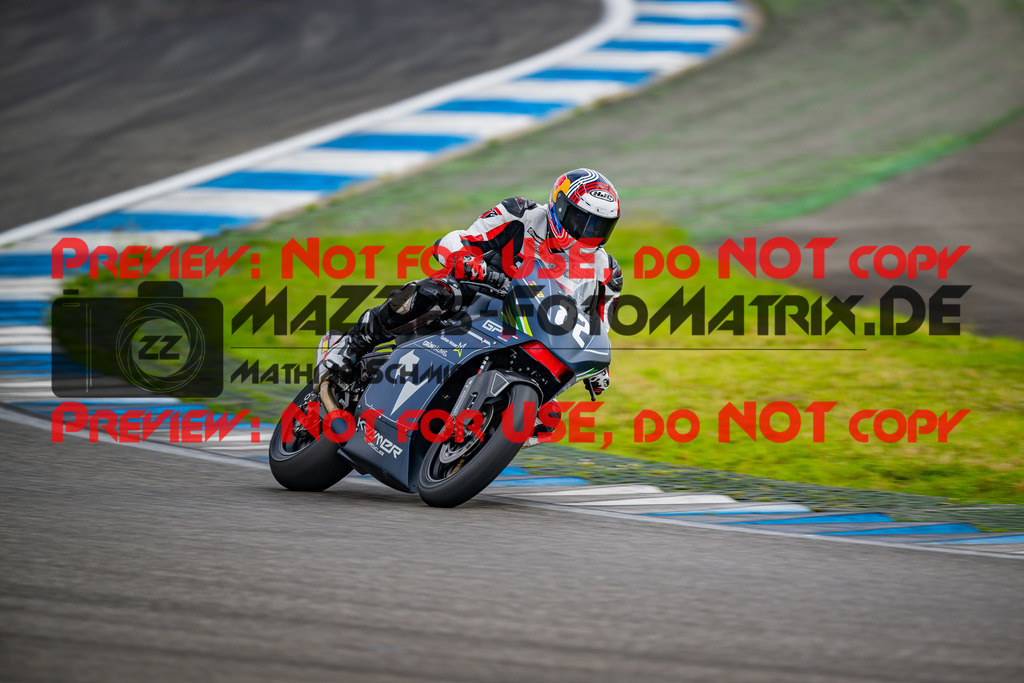 MaZZes_FotoMatrix_240702_6007705_3496 | GELB