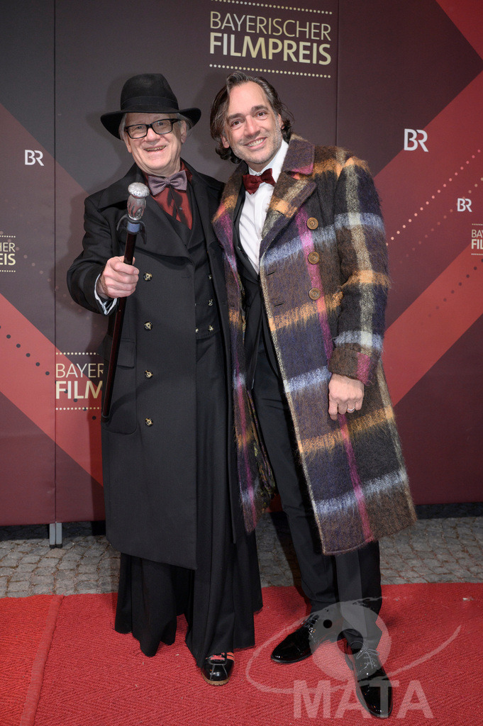 _DWI4882 | Hannes Hellmann und Branko Buchberger bei der Verleihung des 47. Bayerischen Filmpreises 2026  im Prinzregententheater. München, Deutschland. Der Bayerische Filmpreis wird seit 1979 von der Bayerischen Staatsregierung verliehen, um die Bedeutung des Kinofilms als Kulturgut herauszustellen - Realisiert mit Pictrs.com