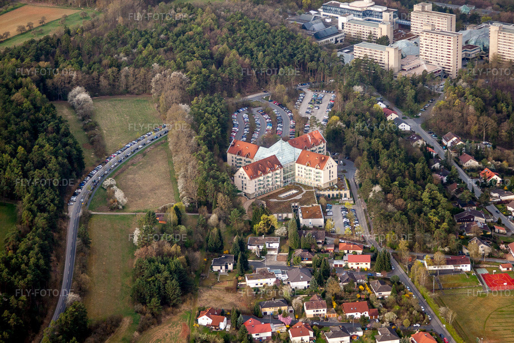 Luftbild: Klinikgelände des Krankenhauses Neurologische Klinik Bad Neustadt an der Saale im Ortsteil Herschfeld in Bad Neustadt an der Saale im Bundesland Bayern in Deutschland. Foto: IMG_63943.jpg vom 04.04.2014 durch Werner Riehm/FLY-FOTO.de