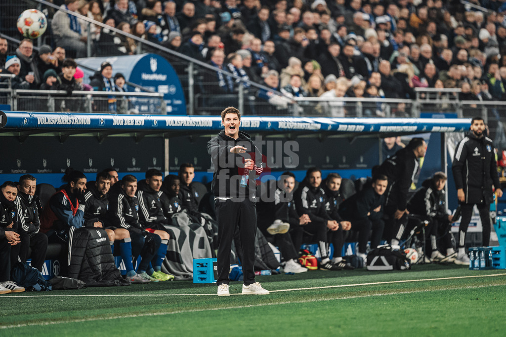 Fußball | Männer | Saison 2025/2026 | 1. Fußball-Bundesliga | 15. Spieltag | Hamburger SV vs. Eintracht Frankfurt | 20.12.2025 | Trainer Merlin Polzin (HSV)