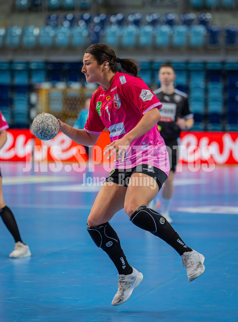 Handball I Frauen I Saison 2025-2026 I 1. HBF I 15. Spieltag I VFL Oldenburg - SV Union Halle-Neustadt 0112 | E. Molenaar (7, SV Union Halle-Neustadt) - Realisiert mit Pictrs.com