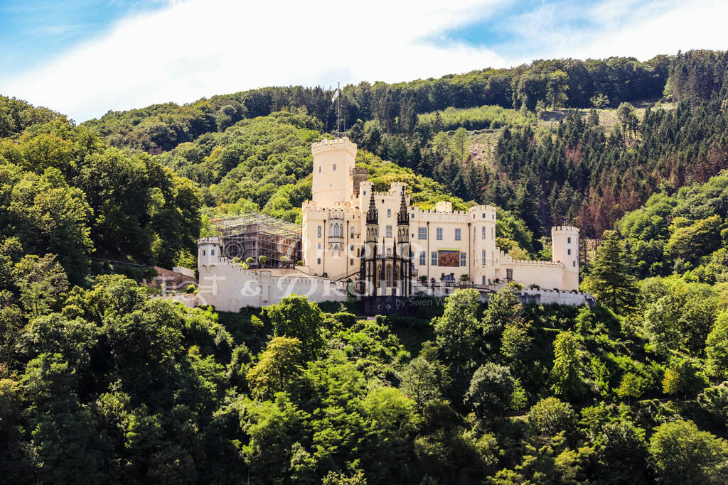 Schloss Stolzenfels-0373 | Entdecken Sie die faszinierenden Bilder des imposanten Schlosses Stolzenfels im Online-Shop "Rheinfotos". Wir bieten eine breite Palette an Produkten, wie Poster, Karten, Sticker, Prints auf verschiedenen Materialien sowie bedruckte Kleidungsstücke und Accessoires an. Jedes Produkt wird individuell angefertigt und bedruckt. Bestellen Sie noch heute und lassen Sie sich von der Schönheit des Schlosses Stolzenfels inspirieren! - Realisiert mit Pictrs.com