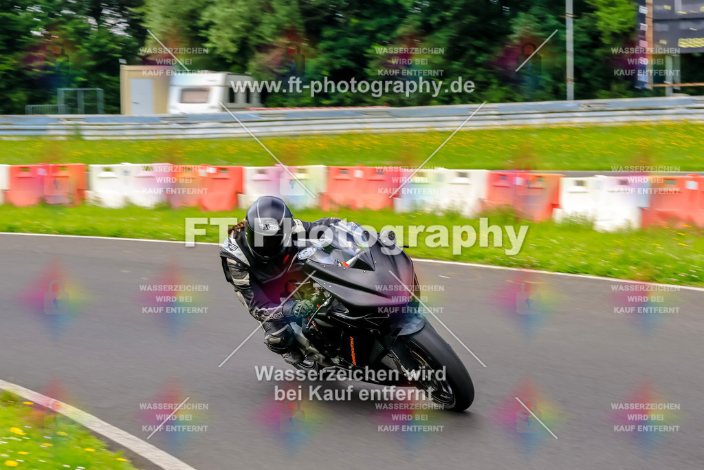 VBK-7077 | Hier findet Ihr Bilder von Touristenfahrten auf der Nürburgring Nordschleife oder von anderen Veranstaltungen die ich besucht habe. Viel Spass beim Durch Schauen 