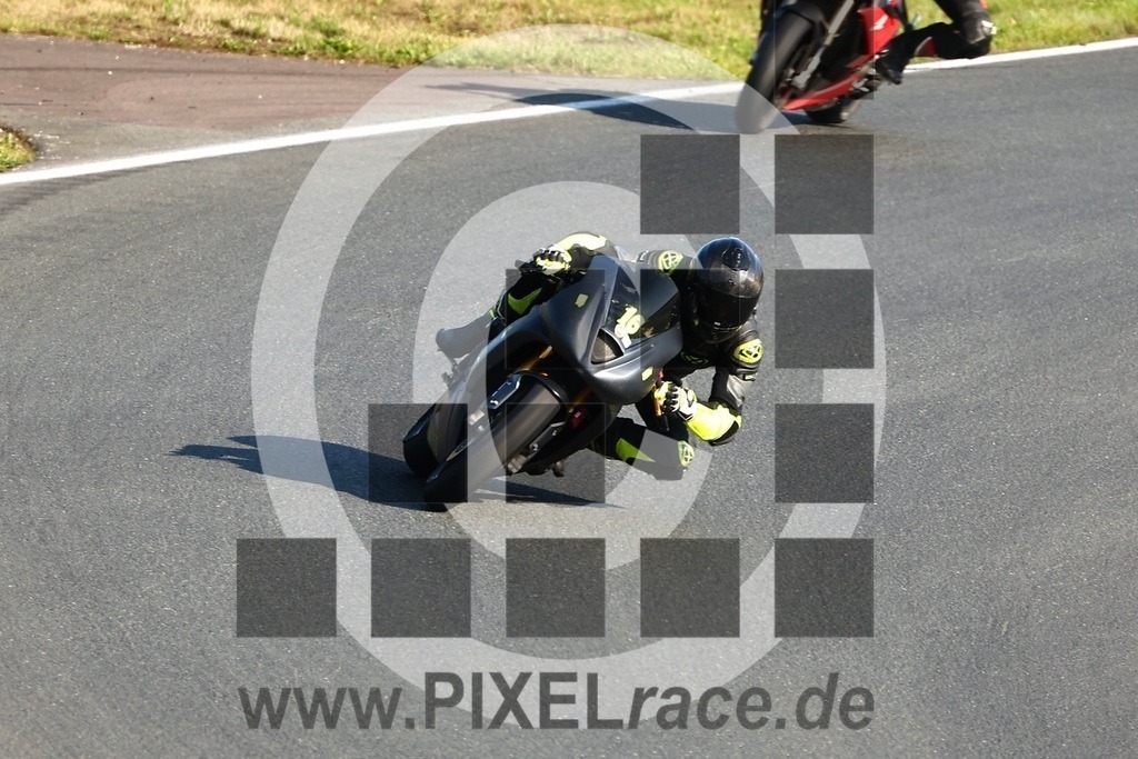 0016-20250719_10369 | Schöne Erinnerungen an spannende Momente - das festzuhalten ist unser Job. PIXELrace.de ist seit 2003 auf den Rennstrecken Europas unterwegs um die Action draußen beim Fahren und die wunderbare Stimmung imm Fahrerlager für euch einzufangen.