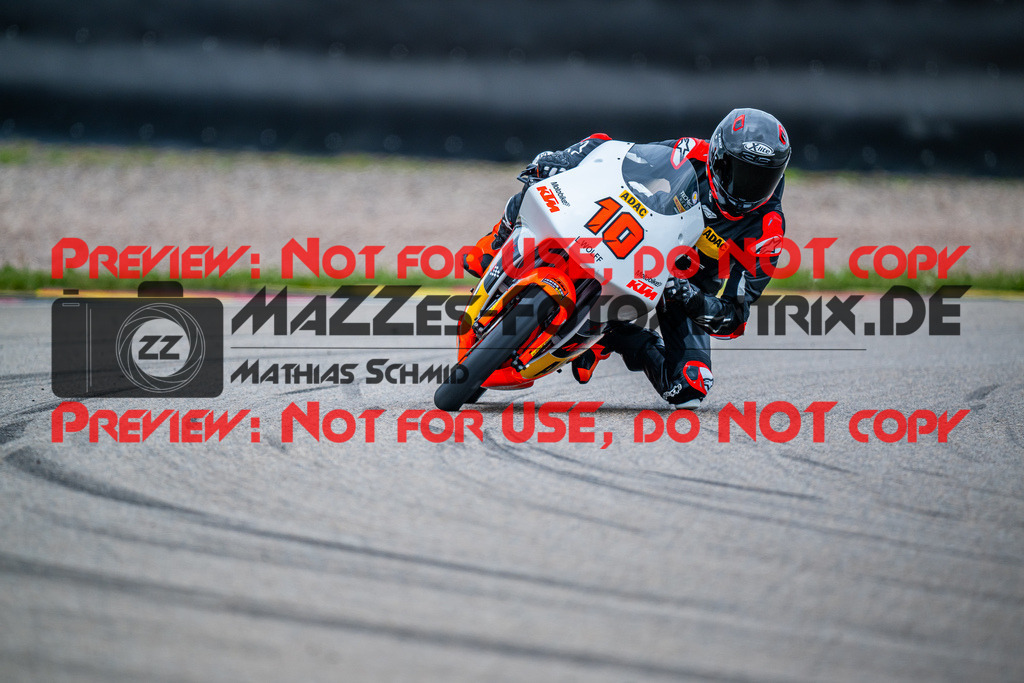 MaZZes_FotoMatrix_240503_6007705_8712 | KTM