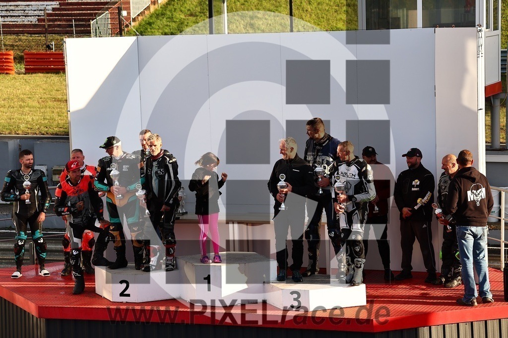 social-20250823_08038 | Schöne Erinnerungen an spannende Momente - das festzuhalten ist unser Job. PIXELrace.de ist seit 2003 auf den Rennstrecken Europas unterwegs um die Action draußen beim Fahren und die wunderbare Stimmung imm Fahrerlager für euch einzufangen.