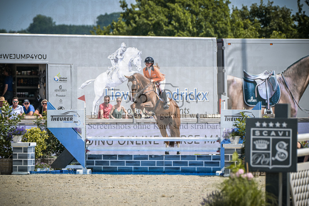 DOS_1958 | Entdecke hochwertige Reitturnierfotos von Foto Oger. Professionell, emotional und authentisch – jetzt Lieblingsmomente im Shop bestellen.Deutschlandweite Turnierfotografie. - Realisiert mit Pictrs.com