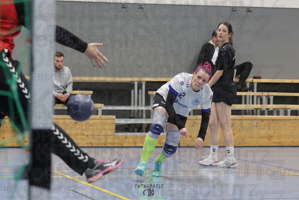 Frauen 2. Bezirksklasse, SG Rechtenbach - HSG Kleenheim/Langgöns III | Frauen 2. Bezirksklasse, SG Rechtenbach - HSG Kleenheim/Langgöns III am 16.11.2024 in Rechtenbach (Sporthalle Rechtenbach)Photo © 2024 - Jörg Heinrich - Realisiert mit Pictrs.com