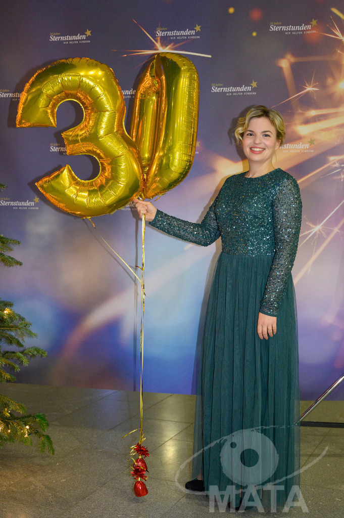 _DWA1282 | Katharina Schulze bei '30 Jahre Sternstunden-Gala 2023' in der Frankenhalle. Nürnberg, 15.12.2023 - Realisiert mit Pictrs.com