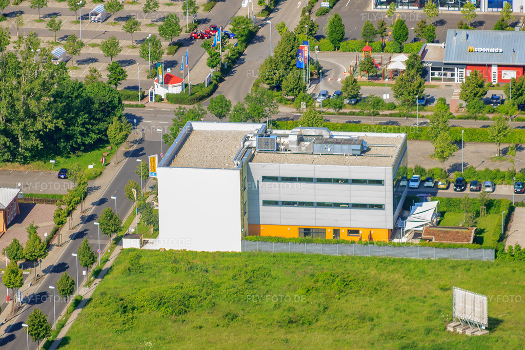 Luftbild: Bella Vitalis Fitnessstudio & Gesundheitszentrum im Ortsteil Queichheim in Landau im Bundesland Rheinland-Pfalz in Deutschland.Foto: IMG_27356.jpg vom 23.05.2010 durch Werner Riehm/FLY-FOTO.deAuflösung des Originals: 4539 x 3026 pxIhr Fitnessstudio in Landau und der Südpfalz | Bella Vitalis