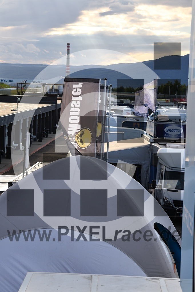 social-20250823_08007 | Schöne Erinnerungen an spannende Momente - das festzuhalten ist unser Job. PIXELrace.de ist seit 2003 auf den Rennstrecken Europas unterwegs um die Action draußen beim Fahren und die wunderbare Stimmung imm Fahrerlager für euch einzufangen.