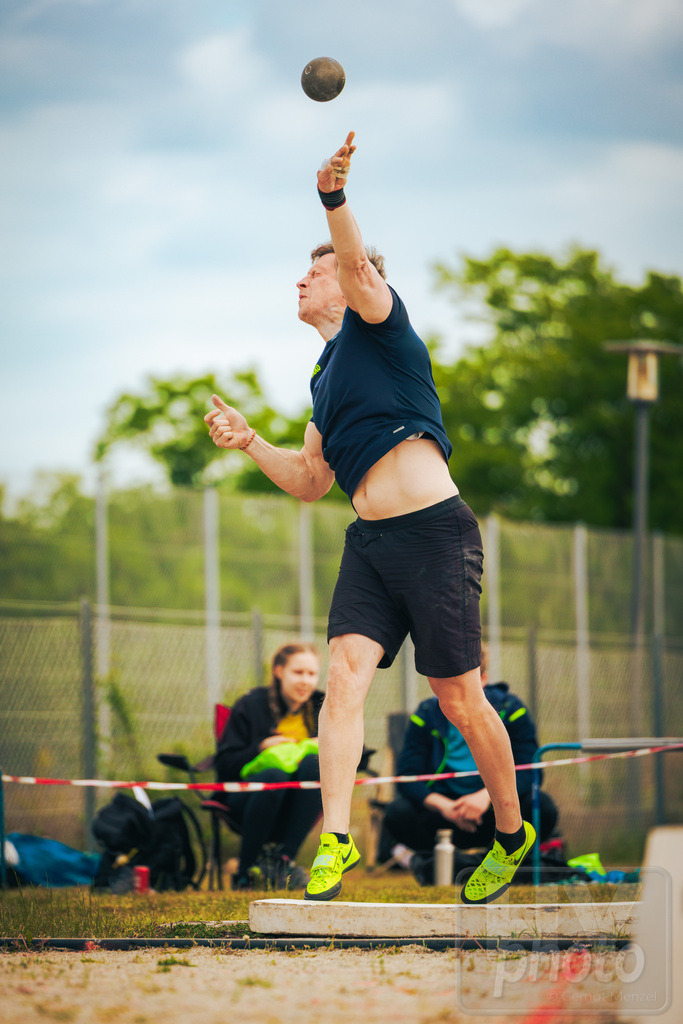 GM_20250510_Canon EOS R5_GMHY1233_sRGB | Werfertag 2025 Sportforum Hoyerswerda - Kugelstoßen - Realisiert mit Pictrs.com