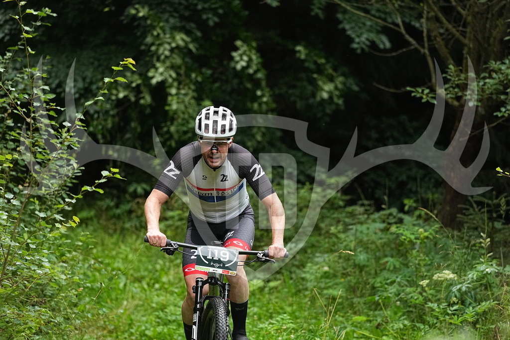 FC109588 | Fotogalerie der Treibjagd im Dunkelwald - Dein MTB Etappenrennen im Erzgebirge - Realisiert mit Pictrs.com