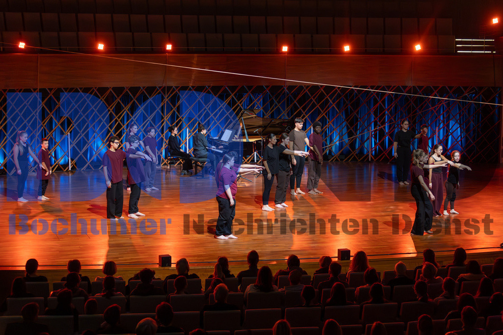 SES_ZWIBOC20250204-16 | bond - Realisiert mit Pictrs.com