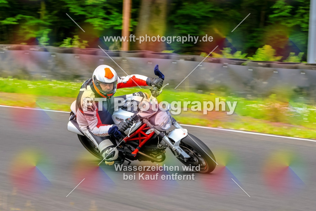 VBK-7743 | Hier findet Ihr Bilder von Touristenfahrten auf der Nürburgring Nordschleife oder von anderen Veranstaltungen die ich besucht habe. Viel Spass beim Durch Schauen 