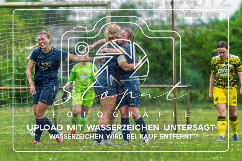 Kreisliga Damen HK - SVN Buchholz vs. SG Fulde | Luisa Baßmann (#10 SVN Buchholz); Kreisliga Damen HK - SVN Buchholz vs. SG Fulde am 03.05.2026 in Sportplatz Buchholz, Buchholz (Aller) - Realisiert mit Pictrs.com