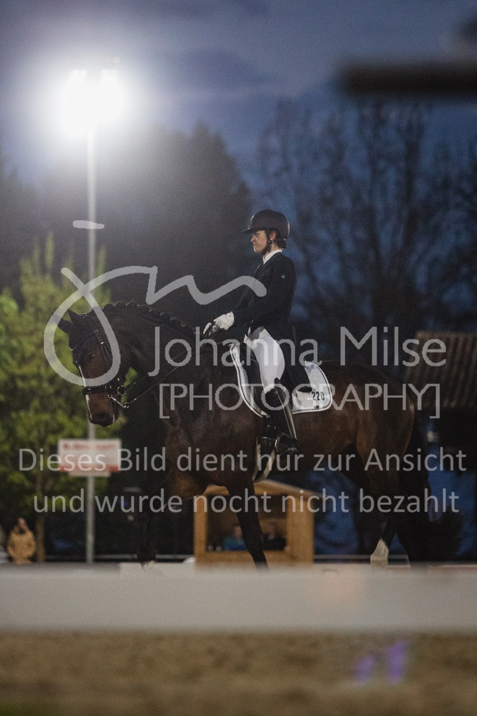 230429_Dressurfestival_S-Kür-355 | Deine schönsten Turniermomente als professionelle Fotos! Entdecke hochwertige Pferdesport-Fotografie im Online-Shop. Jetzt Fotos finden & bestellen!