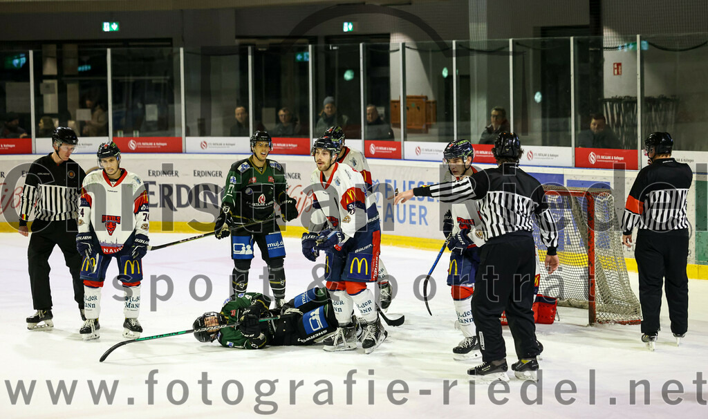 2023-01-13_134_TSV_Erding_gegen_VfE_Ulm-Neu-Ulm | Erding, Deutschland, 13.01.2023:
Eishockey, Bayernliga 2022 / 2023, 27. Spieltag, TSV Erding gegen VfE Ulm/Neu-Ulm, Endergebnis: 6:1

Foto: Christian Riedel / fotografie-riedel.net