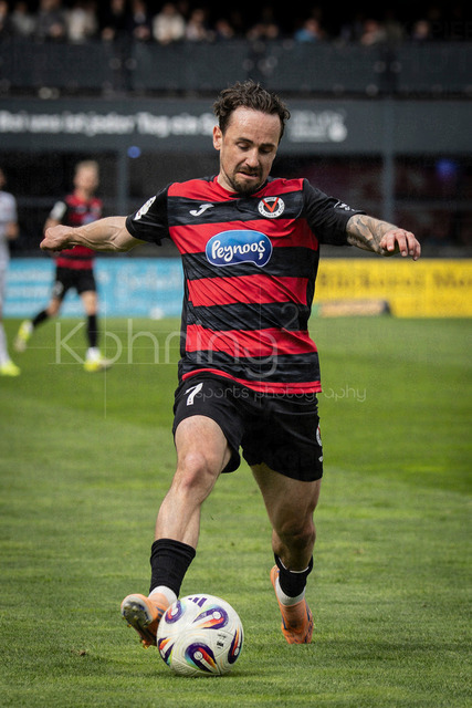 Viktoria Koeln vs. SV Wehen Wiesbaden, 11.04.2026 | KOELN, GERMANY - APRIL 11, 2026:  Simon Handle (Viktoria Köln, 7) during the 3rd division match between Viktoria Koeln vs. SV Wehen Wiesbaden at the Sportpark Hoehenberg on matchday 7 on April 11, 2026 in Koeln, Germany. DFL REGULATIONS PROHIBIT ANY USE OF PHOTOGRAPHS AS IMAGE SEQUENCES AND/OR QUASI-VIDEO.