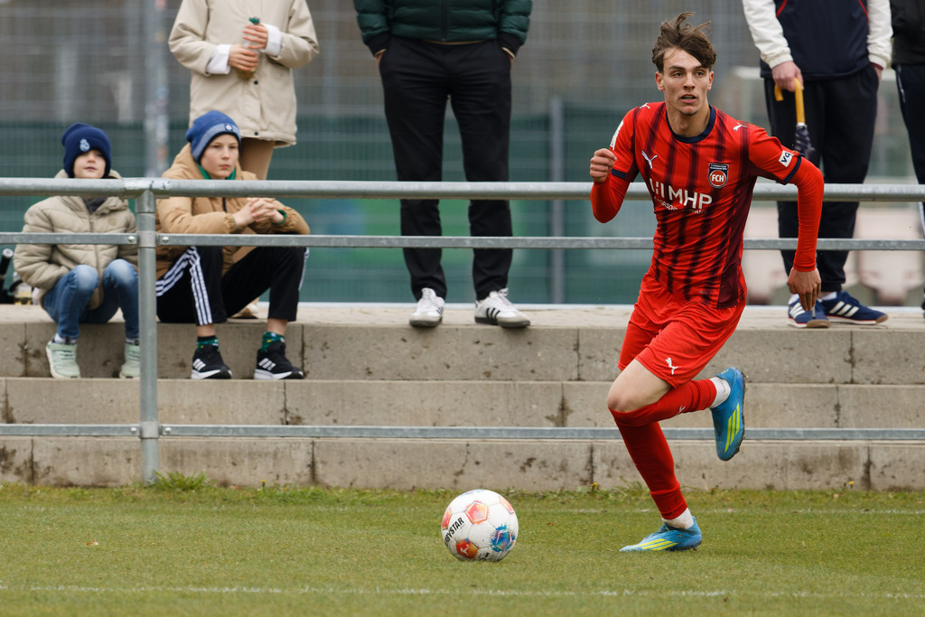 20260412-FCHS04_191 | 1.FC Heidenheim 1846 vs. FC Schalke 04, Fußball, U19, A-Junioren, NWL, U19-DFB-Nachwusliga, 2025/2026, 8. Spieltag, 12.04.2026 in Heidenheim, Walter-Birkhold-Jugendstadion (Foto: Michael Bulling) - Realisiert mit Pictrs.com