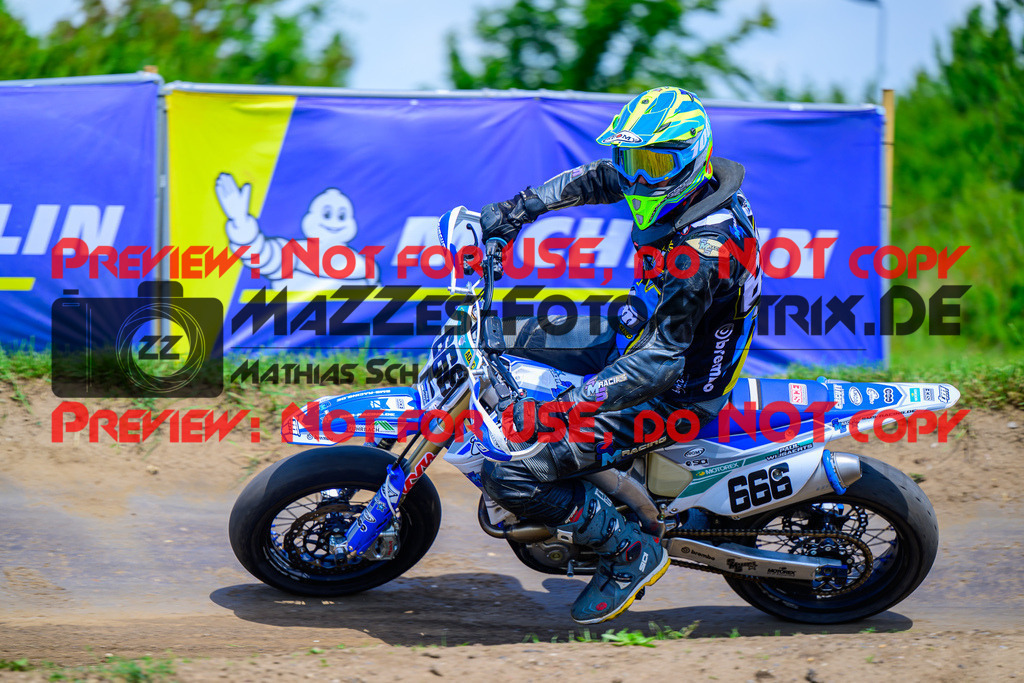 MaZZes_FotoMatrix_240622_6021986_3168 | UE40