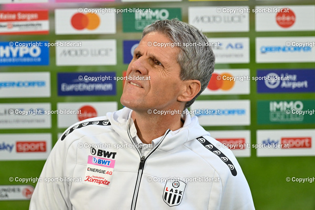 AUT, Admiral Bundesliga, LASK Linz vs FC Red Bull Salzburg | 12.03.2023, Raiffeisen Arena Linz, AUT, Admiral Bundesliga, LASK Linz vs FC Red Bull Salzburg, im Bild Dietmar Kuehbauer, Trainer Lask Linz (Lask)


// Admiral Bundesliga Match between LASK Linz and FC Red Bull Salzburg in Linz, Austria on 2023/03/12

