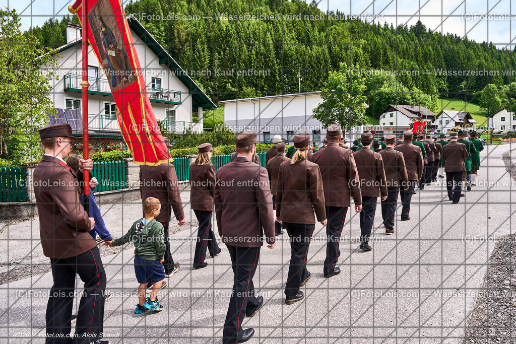 ALP7762_Fronleichnam_Lackenhof_Feuerwehr | (C)FotoLois.com, Alois Spandl. FRONLEICHNAM in Lackenhof mit Pfarrer Norbert Burmettler, Musikkapelle, Feuerwehr, Goldhaubengruppe und vielen LackenhoferInnen, Do 30. Mai 2024.