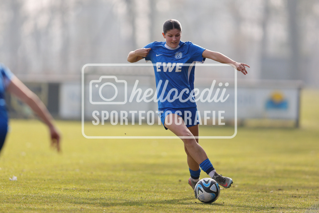 Fußball I Frauen I Saison 2025-2026 I Oberliga Niedersachsen I 15. Spieltag I SV Meppen 1912 e.v. U20 2 - BW Hollage -41 | Emma Kobytzki (24, SV Meppen 1912 e.v.) - Realisiert mit Pictrs.com