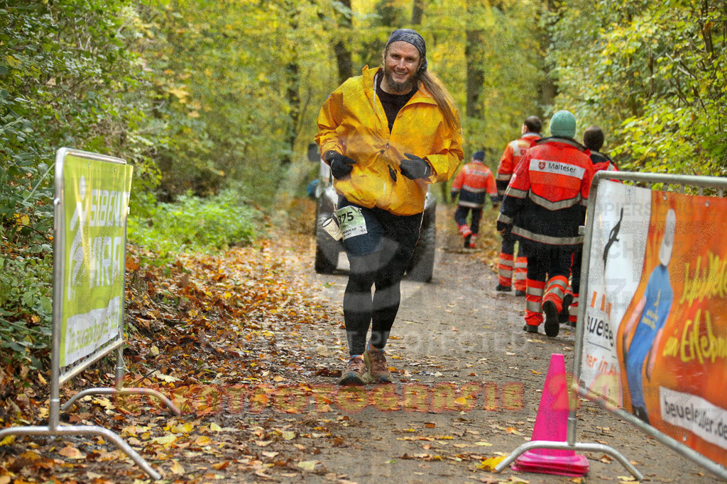 251026_1444_EX1_4201 | Sportfotografie im Rhein-Sieg Kreis, Köln, Bonn, NRW, Rheinland Pfalz, Hessen, etc. Unser Tätigkeitsfeld umfasst den Laufsport vom Volkslauf über den Marathon, Duathlon, Triathon bis zum Ultralauf wie Kölnpfad Ultra oder Schindertrail.