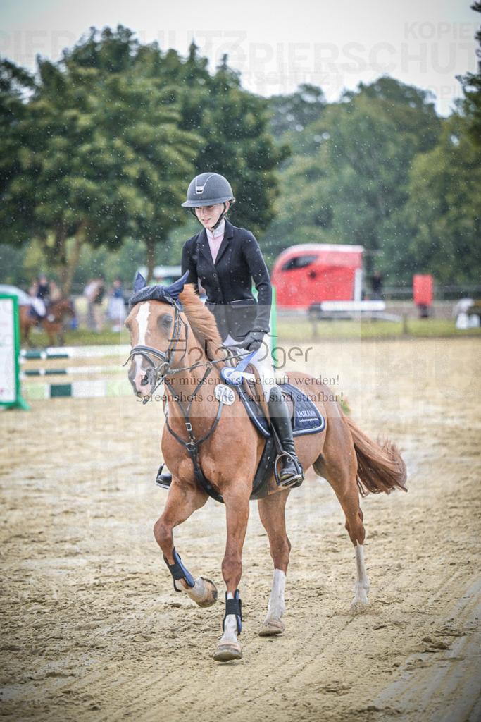 DOS_8448 | Entdecke hochwertige Reitturnierfotos von Foto Oger. Professionell, emotional und authentisch – jetzt Lieblingsmomente im Shop bestellen.Deutschlandweite Turnierfotografie. - Realisiert mit Pictrs.com
