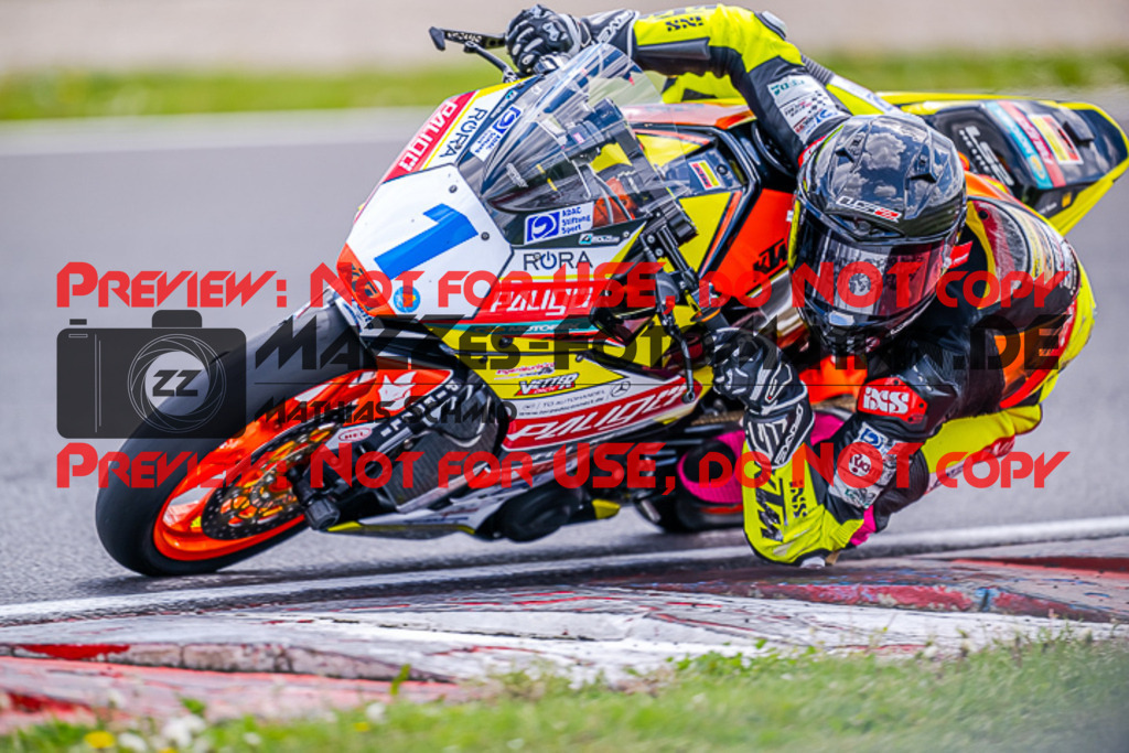 MaZZes_FotoMatrix_220506_99586 | Fotograf Mathias Schmid
Sportfotograf,
Eventfotograf,
Hochzeitsfotograf,
Portraitfotograf