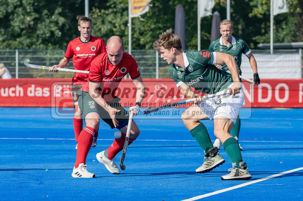 HK_20231007_105188 | 1.Bundesliga Herren Crefelder HTC - Uhlenhorst Mülheim am 7.10.2023 CHTC, Krefeld , Ehling Jonathan ( Crefelder HTC #22 ) , Henrik Mertgens ( Uhlenhorst Mülheim #13 )