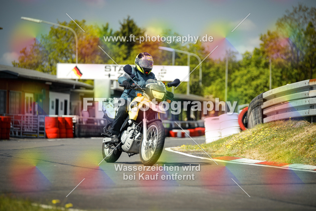 OBK_Mai_Martina_Markus-10773 | Hier findet Ihr Bilder von Touristenfahrten auf der Nürburgring Nordschleife oder von anderen Veranstaltungen die ich besucht habe. Viel Spass beim Durch Schauen 