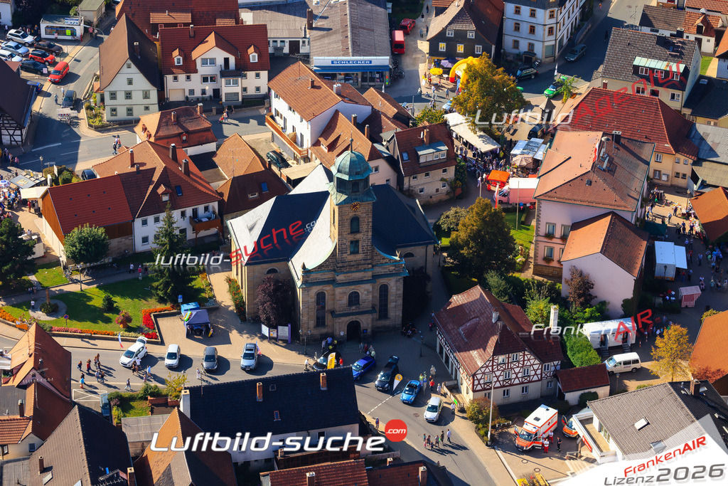 Die Luftaufnahme der Stadt Michelau in Oberfranken wurde vom UL-Flugzeug heraus erstellt ( keine Drohne )- hohe Auflösung für beste Qualität