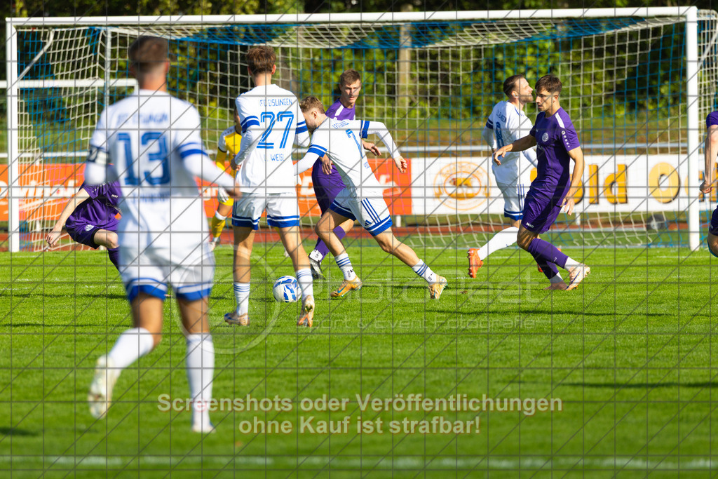 20261010_153937_0759_(c)_by_PhotoPeet | #,1.FC Eislingen (weiß) vs. TSV Bernhausen (lila), Fussball, Landesliga 2 - wfv, 11. Spieltag, Saison 2026/2027, Rasenplatz, Eichbachstation, Haldenstraße, 73054 Eislingen, 10.10.2026 - 15:30 Uhr,Foto: PhotoPeet / Sport- &amp; Eventfotografie / Peter Harich