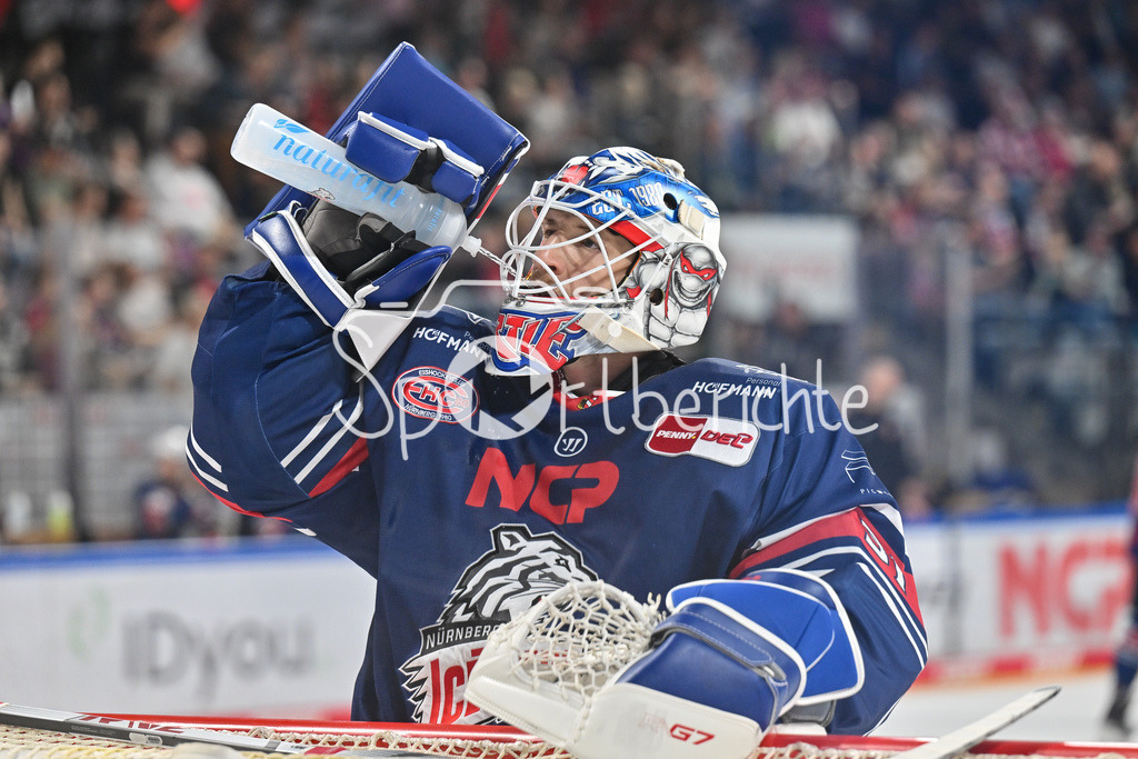Nürnberg Ice Tigers - Augsburger Panther | im Bild Niklas TREUTLE (Nürnberg Ice Tigers #31) / FReisteller / Einzelfoto / Deutsche Eishockey Liga: Nürnberg Ice Tigers - Augsburger Panther, Arena Nürnberger Versicherung am 22.09.2024