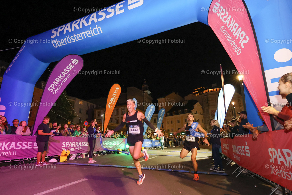 20230928bmmac22617 | Linz, AUSTRIA 26.Sept.23 - Night Run, Image shows 
Photo: Sportmediapics.com/ Manfred Binder