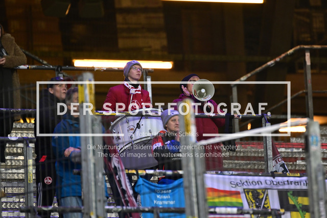 Fußball I Frauen I Saison 2025-2026 I Bundesliga I 10. Spieltag I Hamburger SV - 1. FC Nürnberg I 48498 | Symbol, Symbolfoto, Symbolbild, Sinnbild, Bildsymbol, Darstellung, Signum, Beispielbild, Musterbild, Referenzbild, Beispielfoto, Stockfoto, Archivaufnahme, Demonstrationsfoto, Vergleichsbild: Fans 1. FC Nürnberg Frauen - Realisiert mit Pictrs.com