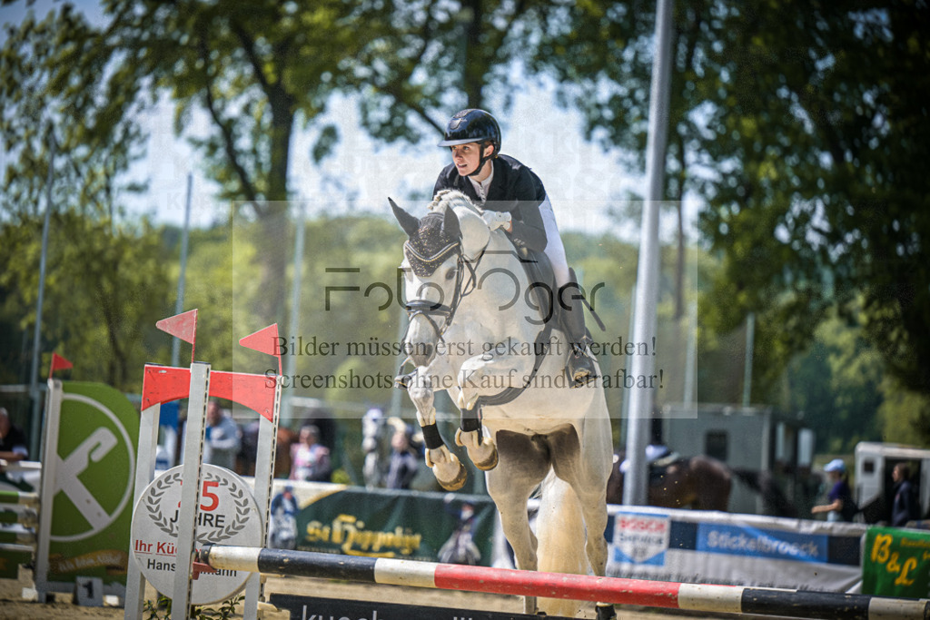 DOS_9023 | Entdecke hochwertige Reitturnierfotos von Foto Oger. Professionell, emotional und authentisch – jetzt Lieblingsmomente im Shop bestellen.Deutschlandweite Turnierfotografie. - Realisiert mit Pictrs.com