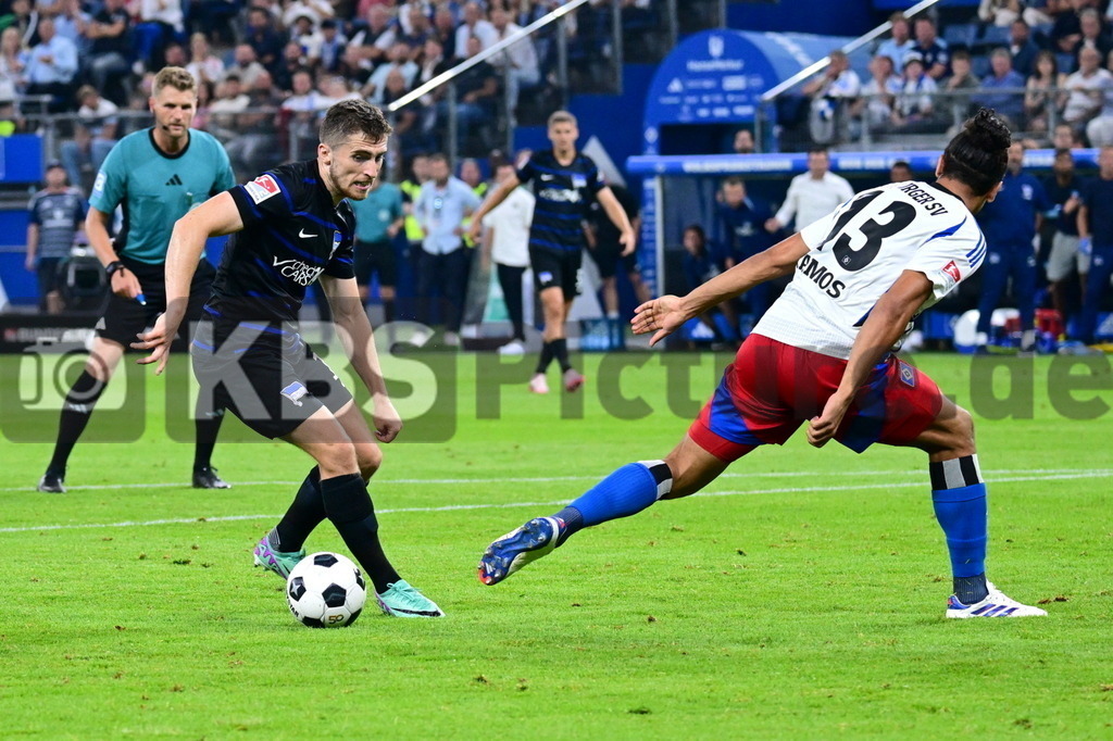 KBS Picture_HSV-HerthaBSC_075 | v.l. Kenny Jonjoe (Hertha BSC) auf dem weg zum 1:1 gegen Ramos Guilherme (HSV) ,Sportplatz :  Volksparkstadion, - Realisiert mit Pictrs.com