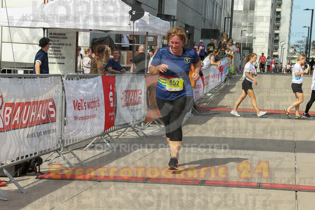 250920_1344_EX1_6466 | Sportfotografie im Rhein-Sieg Kreis, Köln, Bonn, NRW, Rheinland Pfalz, Hessen, etc. Unser Tätigkeitsfeld umfasst den Laufsport vom Volkslauf über den Marathon, Duathlon, Triathon bis zum Ultralauf wie Kölnpfad Ultra oder Schindertrail.