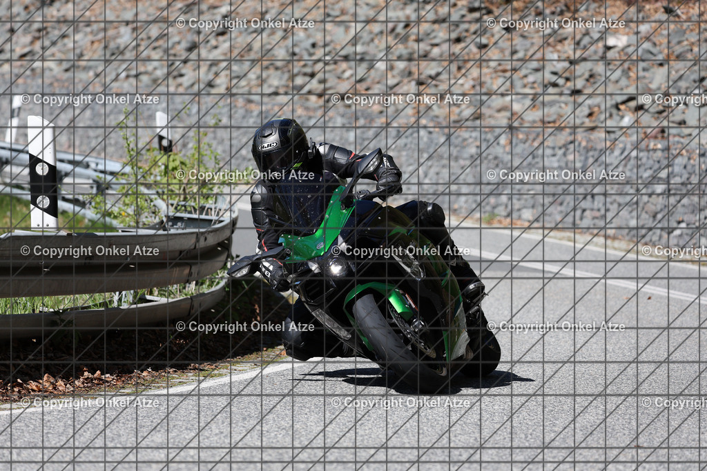 IMG_7917 | Fotograf am Kyffhäuser. Onkel Atze. Kyffhäuser Rennstrecke. Café36. Motorsportfotografie. - Realisiert mit Pictrs.com