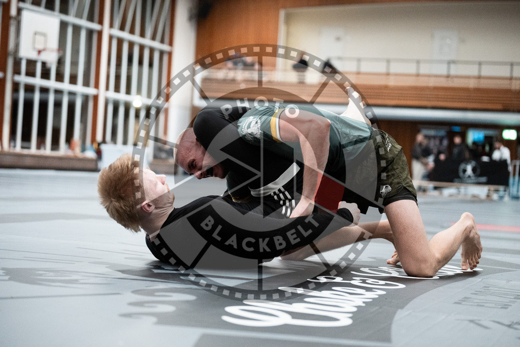 20251129PBB9050 | Fighters compete during the luta livre competition ILLCS XI winter edition on November 29, 2025 in Hannover, Germany.